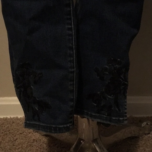 Embroidered jeans - Picture 2 of 7